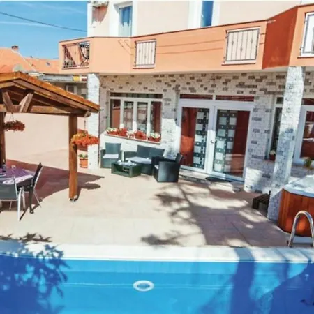 Marij Villa